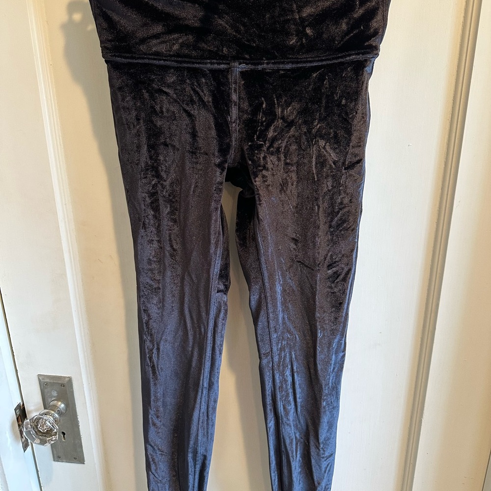 Lululemon velvet leggings - sz 6 (worn twice) perfect condition